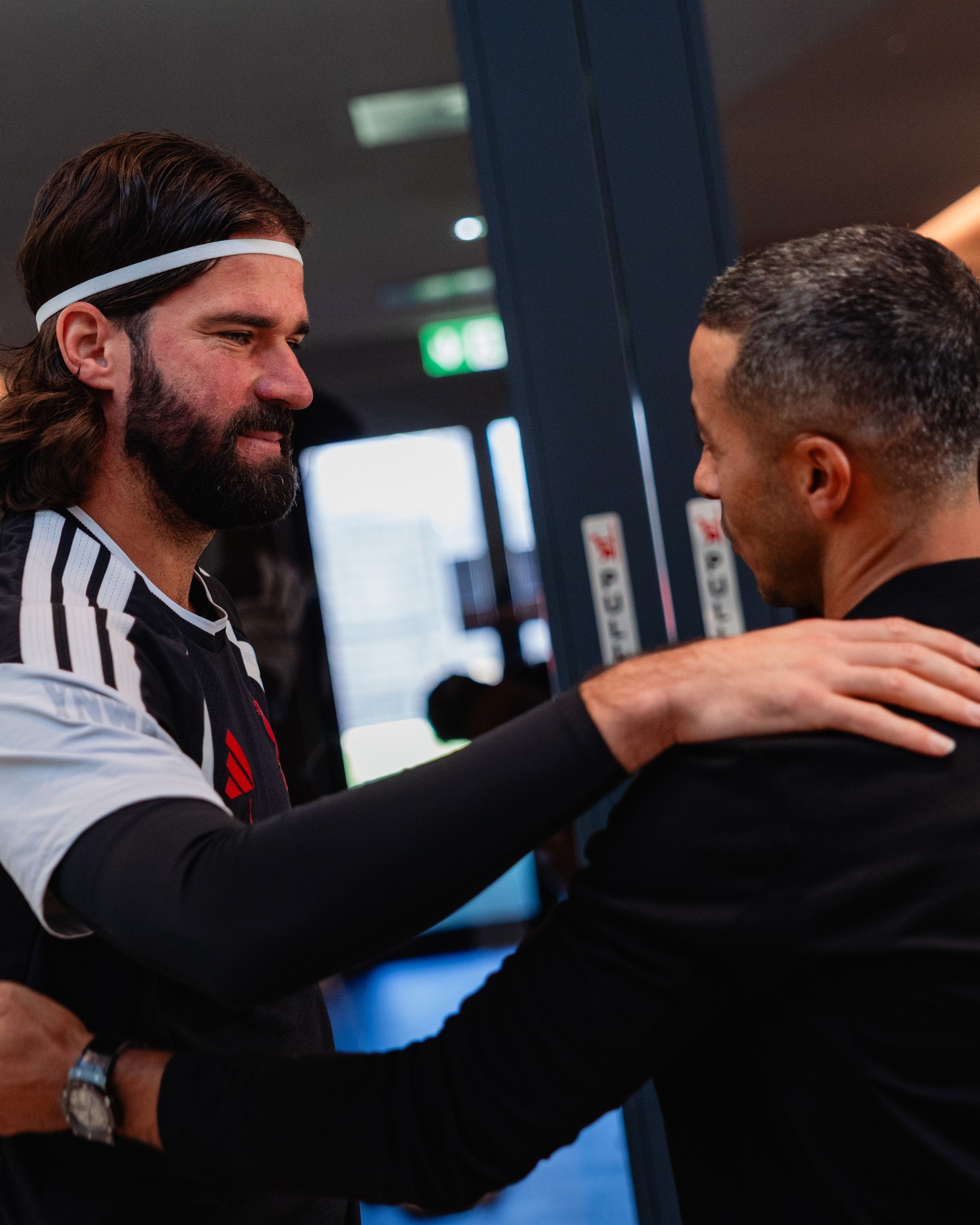 Thiago reunites with some familiar faces 🤗