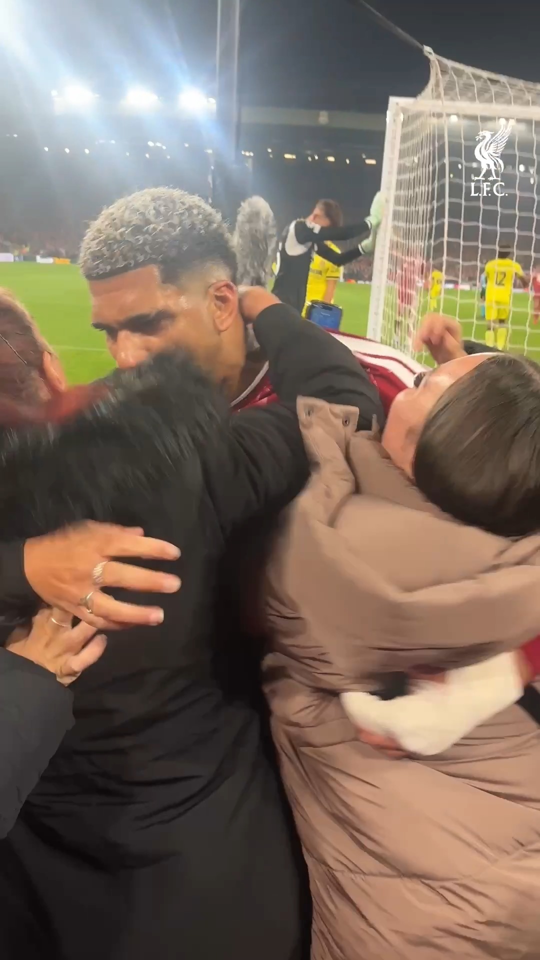 What a moment ❤️ This angle of Ronald Araújo celebration 😍