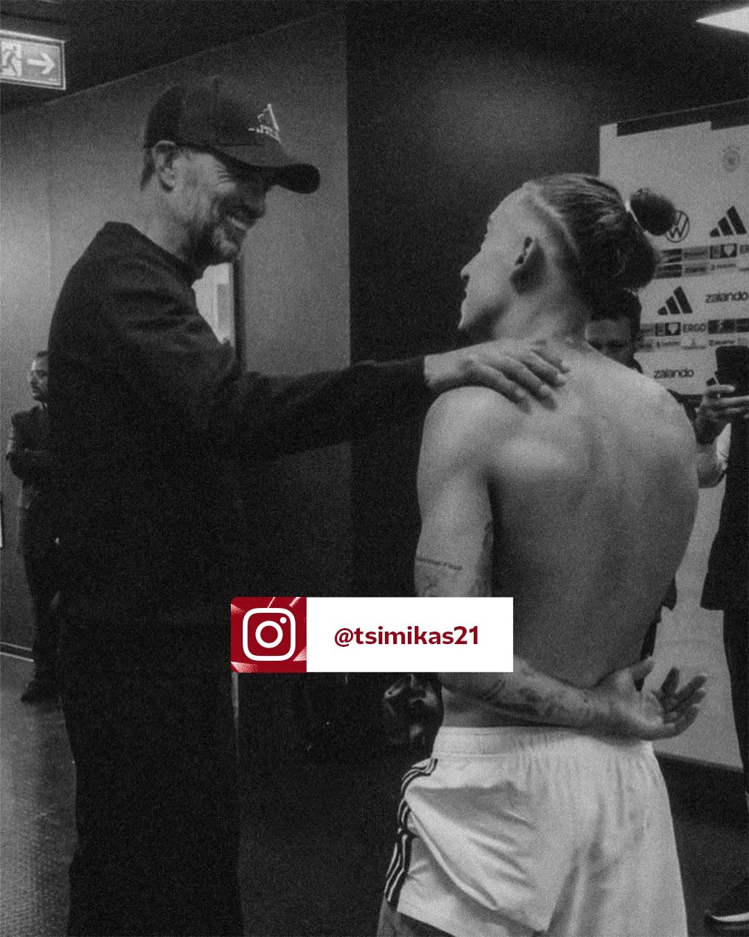 @tsimikas21 catches up with @kloppo😊