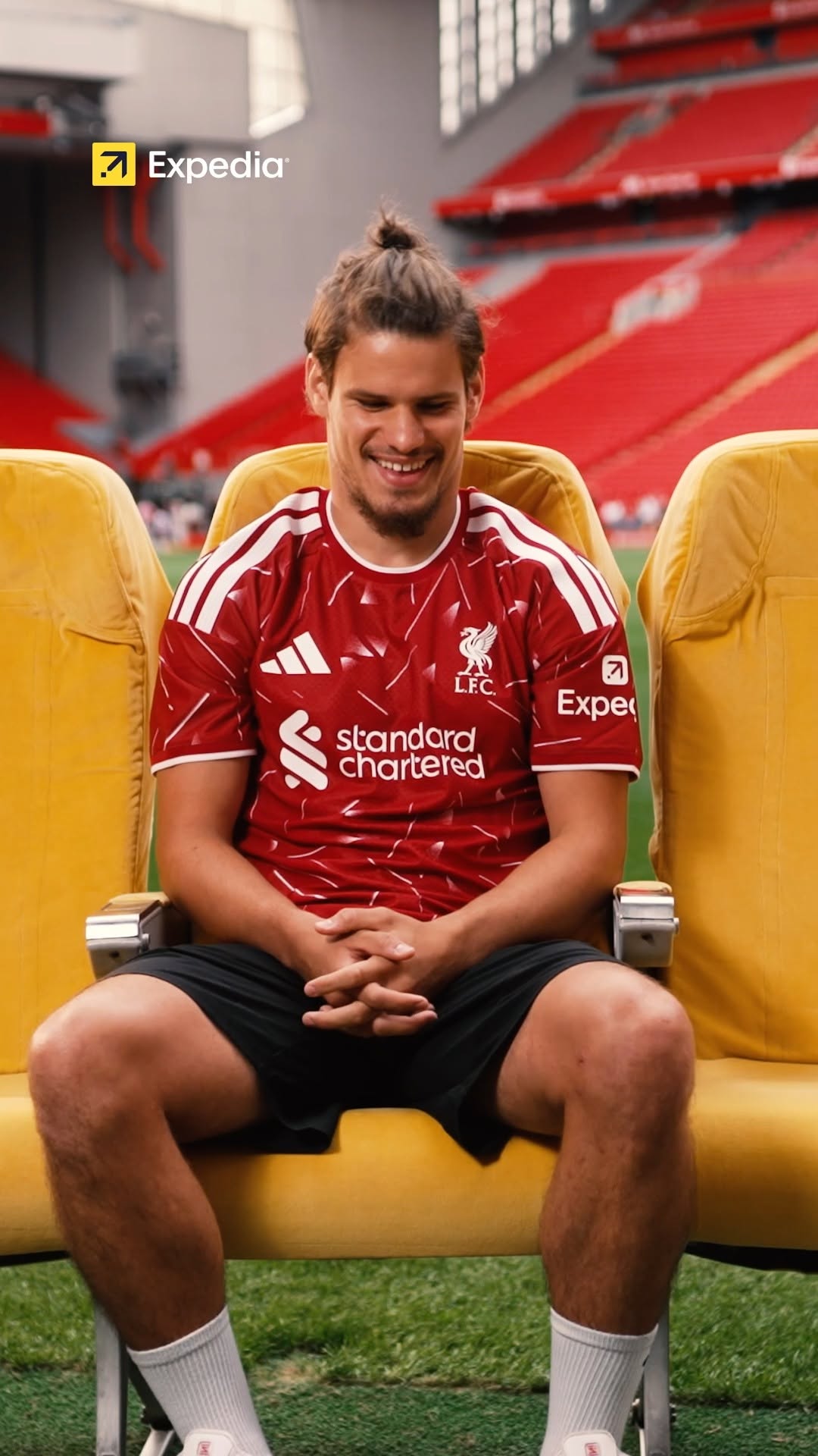 Which teammate would Milos Kerkez choose to be stuck on a desert island with? 👀🏝️...