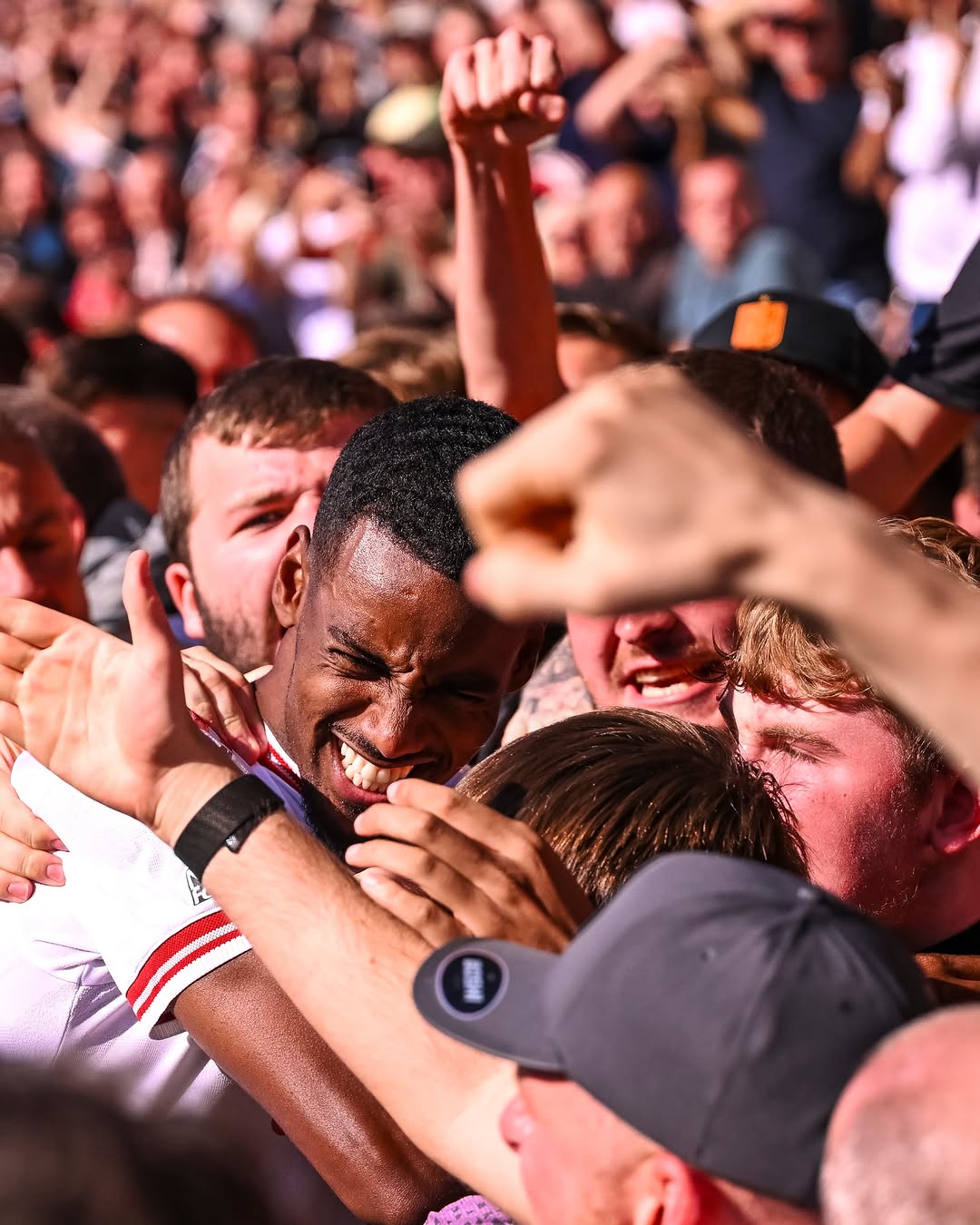 The away end loved that one 🤩❤️